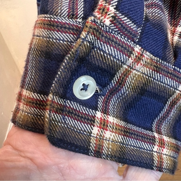 PENDLETON BURNSIDE Cotton Long Sleeve Button Down Shirt w/2 Flap Pickets. Medium - Picture 7 of 10